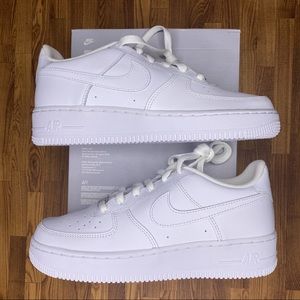Nike Air Force one triple white
